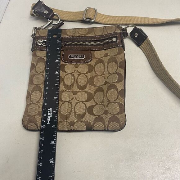 COACH Women’s Signature Logo Canvas Shoulder Crossbody Swingpack 8X7.5 - Picture 3 of 9